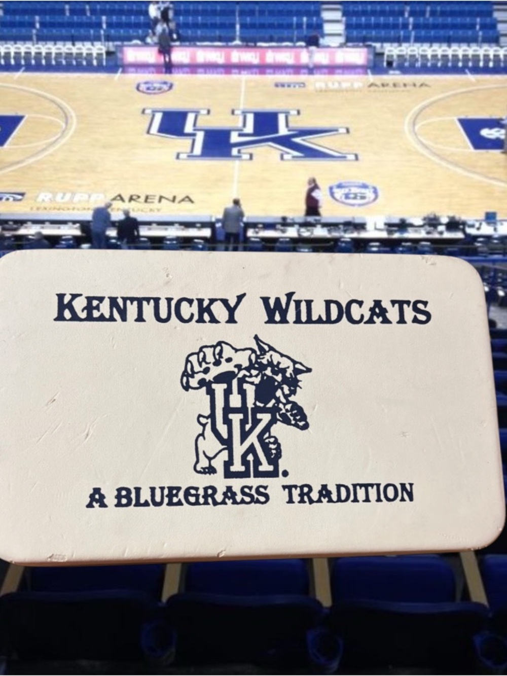 Kentucky Wildcats "Troublesome Creek" limited collector's series,